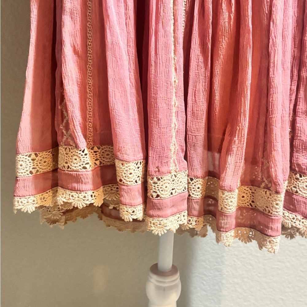 Anthropologie Floreat Orchard
Lace shift Dress Boho
Crochet Off Shoulder - Picture 6 of 8